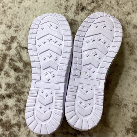 Woman’s Aztec Inspired Pattern Blue and Brown Shoes - Picture 2 of 5